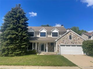 852 Linden Way, Auburn Hills, MI 48326