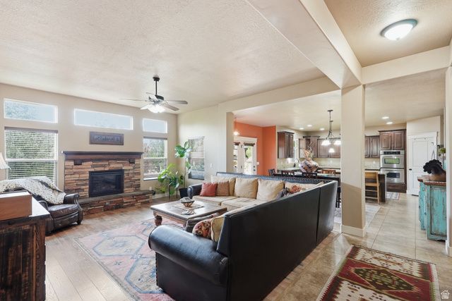 2662 W 2325 N, Farr West, UT 84404