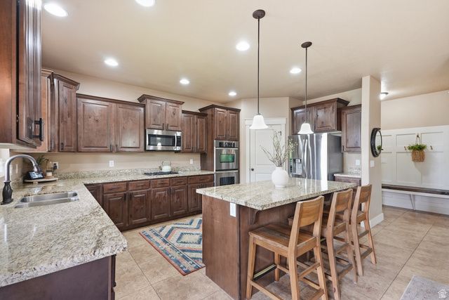 2662 W 2325 N, Farr West, UT 84404