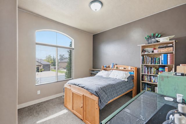 2662 W 2325 N, Farr West, UT 84404