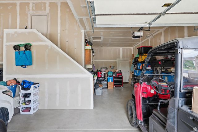 2662 W 2325 N, Farr West, UT 84404