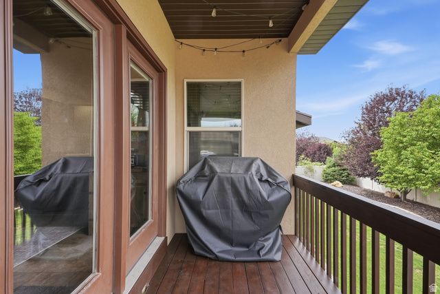 2662 W 2325 N, Farr West, UT 84404