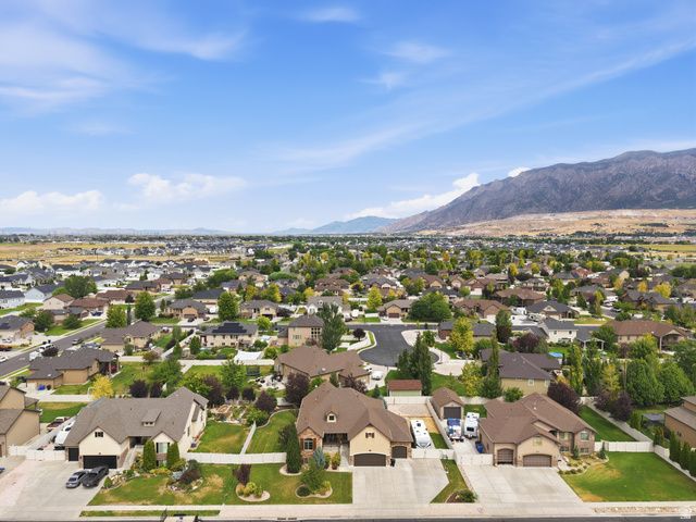 2662 W 2325 N, Farr West, UT 84404