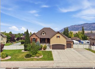 2662 W 2325 N, Farr West, UT 84404
