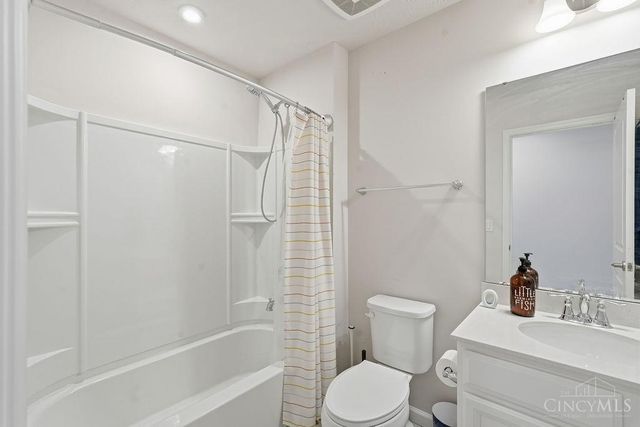 5731 CAITLYN ROSE LN, Liberty Twp, OH 45044