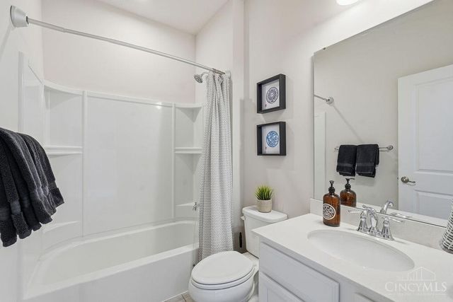 5731 CAITLYN ROSE LN, Liberty Twp, OH 45044