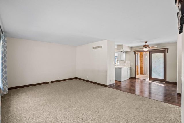 1277 Market PLACE, Waukesha, WI 53189