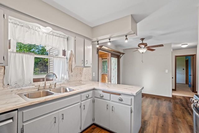 1277 Market PLACE, Waukesha, WI 53189