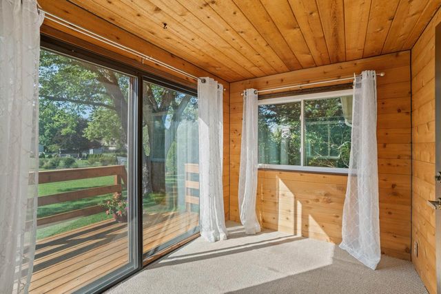 1277 Market PLACE, Waukesha, WI 53189