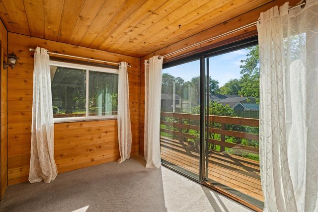 1277 Market PLACE, Waukesha, WI 53189