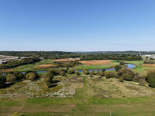 1277 Market PLACE, Waukesha, WI 53189