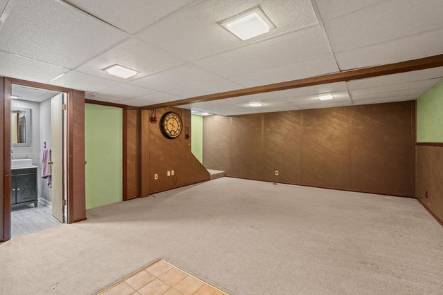 1277 Market PLACE, Waukesha, WI 53189