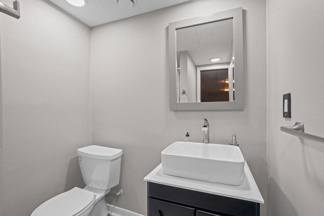 1277 Market PLACE, Waukesha, WI 53189