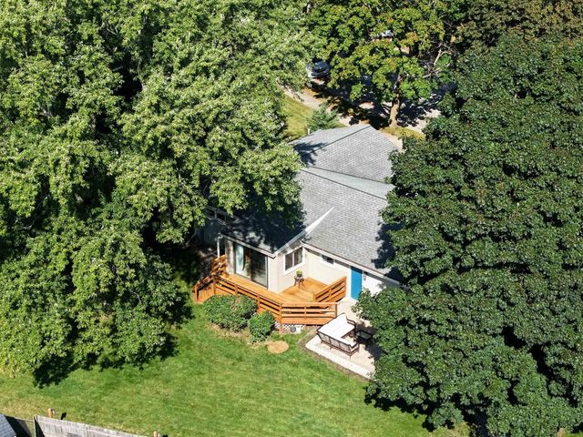 1277 Market PLACE, Waukesha, WI 53189