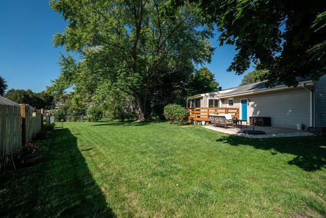 1277 Market PLACE, Waukesha, WI 53189