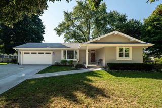 1277 Market PLACE, Waukesha, WI 53189