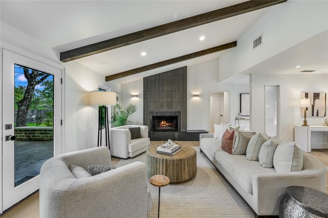 201 Westwood TER, West Lake Hills, TX 78746