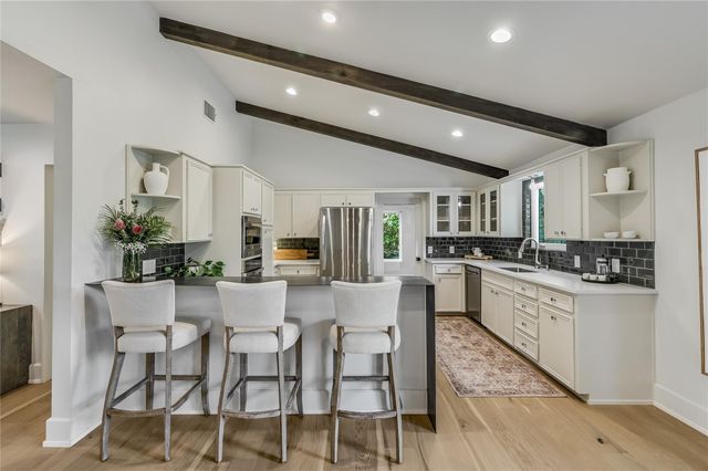 201 Westwood TER, West Lake Hills, TX 78746