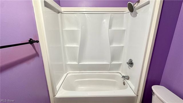 8557 N Akins Road 204, North Royalton, OH 44133