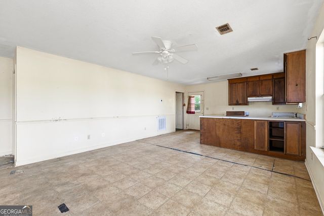 342 N Lake Drive, Perry, GA 31069