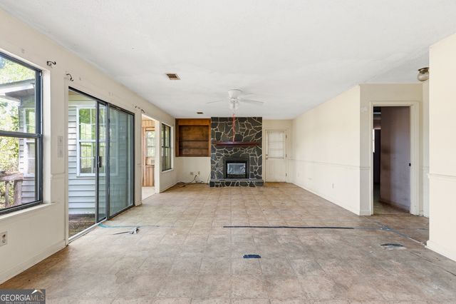 342 N Lake Drive, Perry, GA 31069