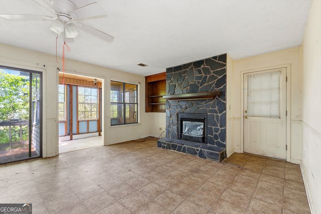 342 N Lake Drive, Perry, GA 31069
