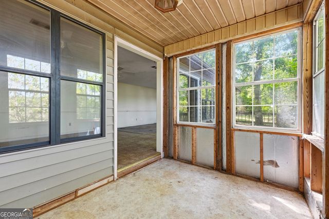 342 N Lake Drive, Perry, GA 31069
