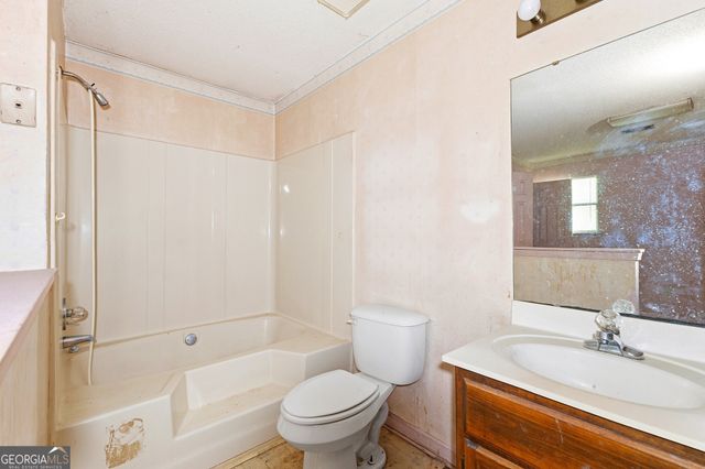 342 N Lake Drive, Perry, GA 31069