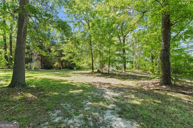 342 N Lake Drive, Perry, GA 31069
