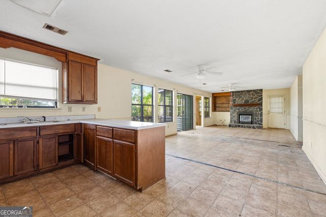 342 N Lake Drive, Perry, GA 31069