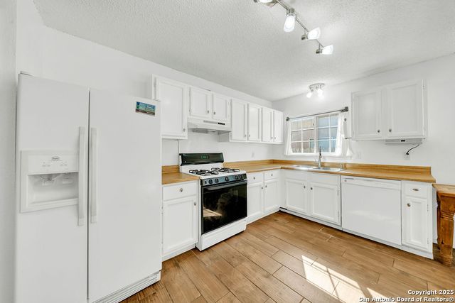 5719 Fort Clinton, San Antonio, TX 78233