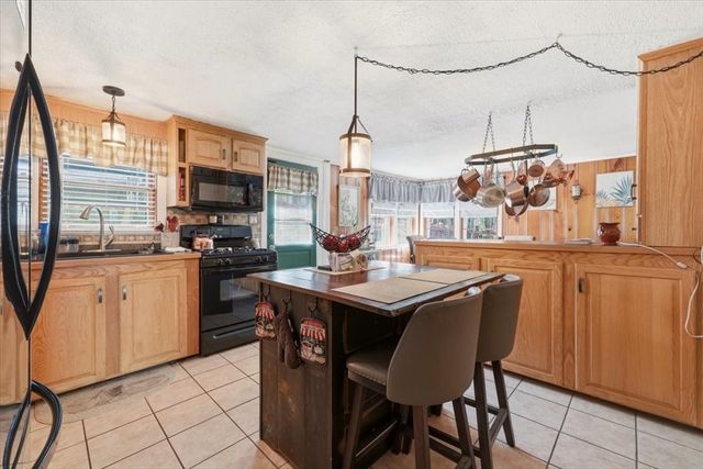 305 Plymouth St, Middleboro, MA 02346