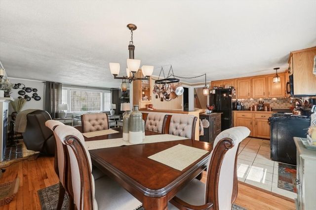 305 Plymouth St, Middleboro, MA 02346