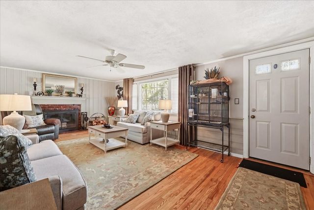 305 Plymouth St, Middleboro, MA 02346