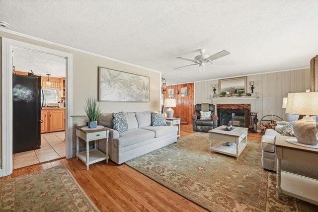 305 Plymouth St, Middleboro, MA 02346