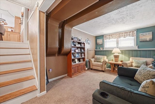 305 Plymouth St, Middleboro, MA 02346