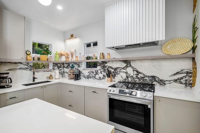 525 WESTWOOD Road, West Palm Beach, FL 33401