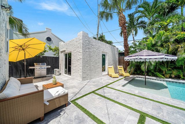 525 WESTWOOD Road, West Palm Beach, FL 33401
