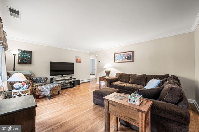 2039 BERKLEY RD, Norristown, PA 19403