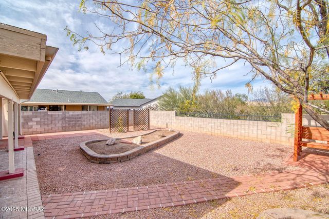 8825 E Fruit Tree Drive, Tucson, AZ 85730