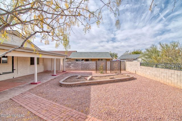 8825 E Fruit Tree Drive, Tucson, AZ 85730