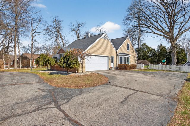 3825 W Walmont Road, Jackson, MI 49203