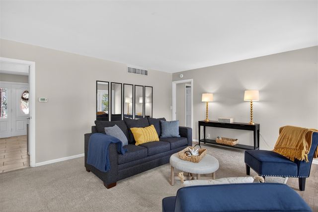 3825 W Walmont Road, Jackson, MI 49203