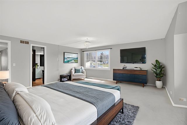 3825 W Walmont Road, Jackson, MI 49203