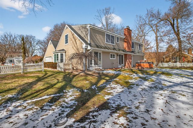 3825 W Walmont Road, Jackson, MI 49203