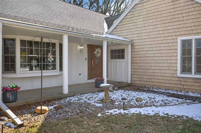 3825 W Walmont Road, Jackson, MI 49203