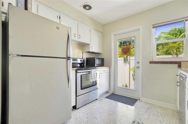 811 26TH AVENUE N, St Petersburg, FL 33704