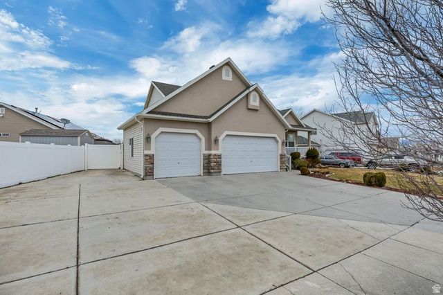 5712 W PLUMBAGO AVE, Kearns, UT 84118