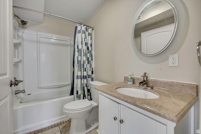 5712 W PLUMBAGO AVE, Kearns, UT 84118