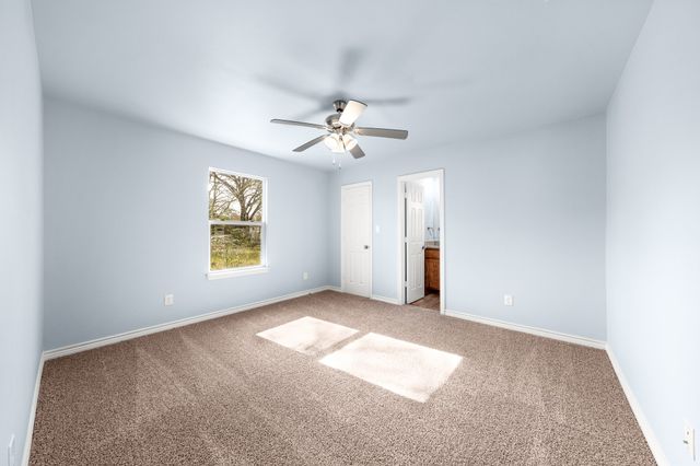 917 Redoak Drive, West Tawakoni, TX 75474